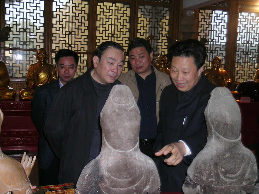 2015年4月中央委员、中宣部常务部长黄坤明考察天台山佛教城传承基地.jpg