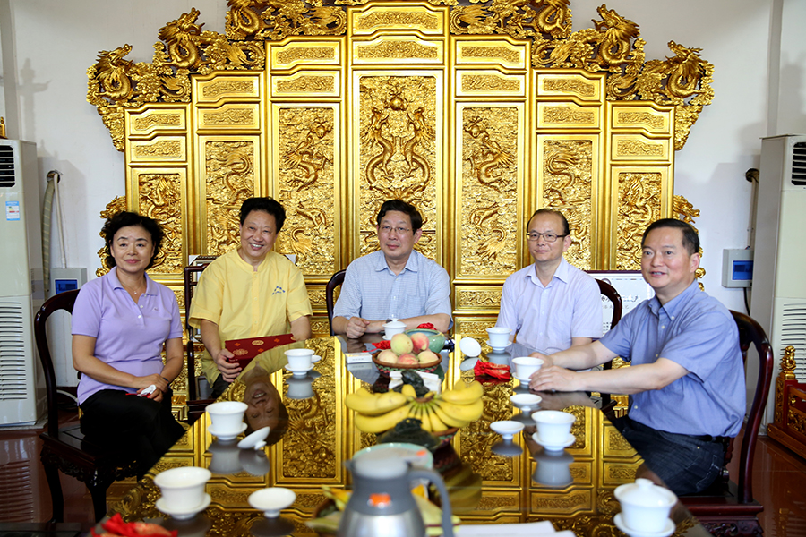 胡晓义2.jpg